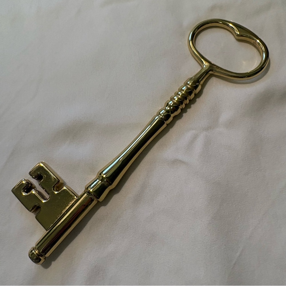 Solid Shiny Brass Skeleton Key Paperweight – Ralph Lauren Style - Picture 5 of 5